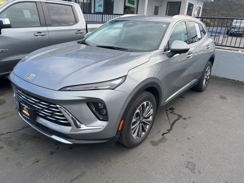 Used 2025 Buick Envision Preferred image 3