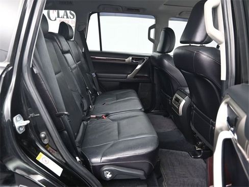 Used 2016 Lexus GX 460 image 11