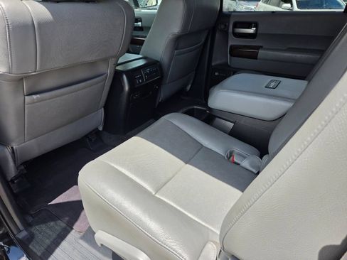 Used 2012 Toyota Sequoia Platinum RWD image 33
