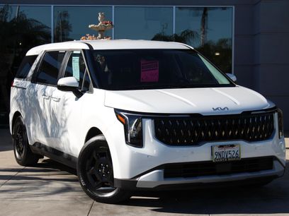 Certified 2025 Kia Carnival