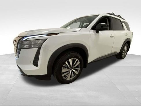 New 2026 Nissan Pathfinder SL image 5