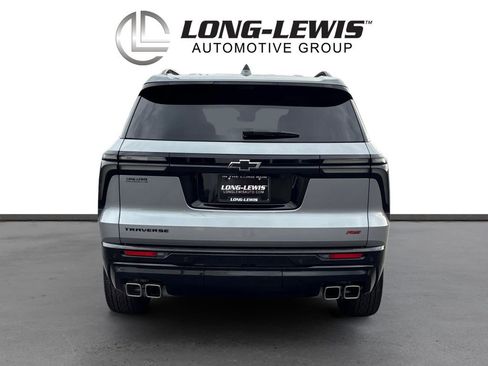 Used 2025 Chevrolet Traverse RS image 5