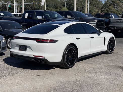 Used 2018 Porsche Panamera 4 image 12