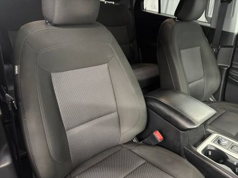 Used 2023 Ford Explorer XLT AWD/4WD image 19
