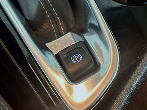 Used 2025 Buick Encore GX Preferred image 24