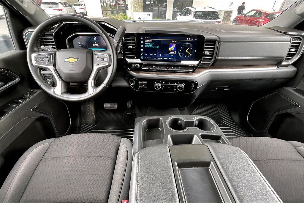 Used 2026 Chevrolet Silverado 3500 LT AWD/4WD image 8