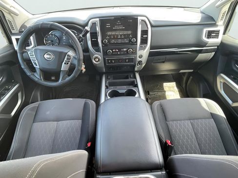 Used 2021 Nissan Titan SV w/ SV Convenience Package RWD image 18