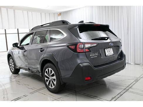 Used 2025 Subaru Outback Premium AWD/4WD image 5