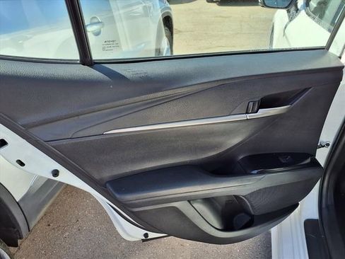 Used 2025 Toyota Camry SE image 7