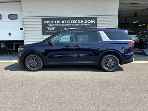 New 2026 Kia Carnival EX image 7