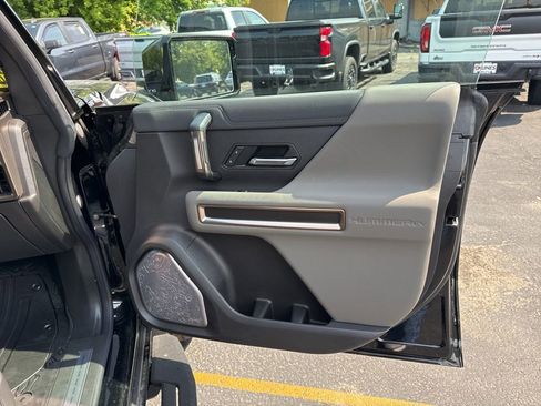 New 2025 GMC Hummer EV 2X image 19
