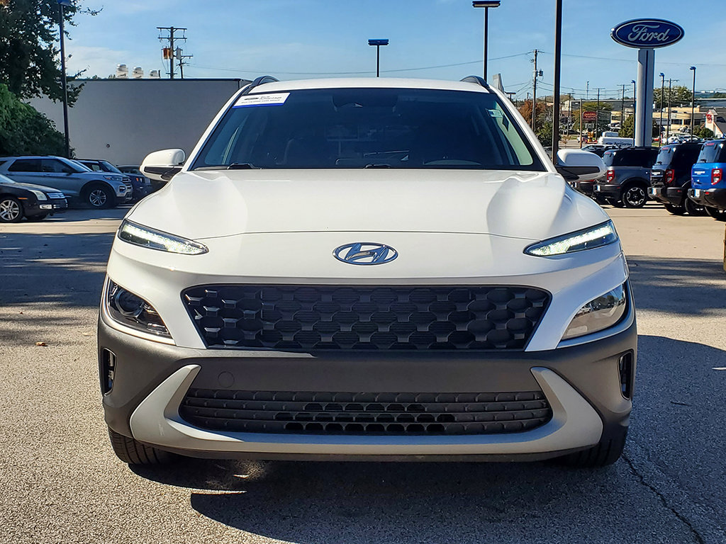 Used 2023 Hyundai Kona SEL FWD image 2
