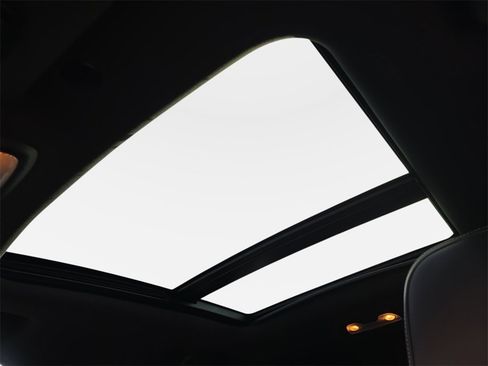 Used 2017 Volvo XC60 T6 R-Design w/ Climate Package image 34