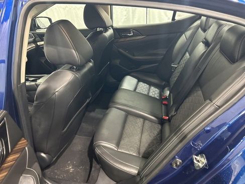 Used 2018 Nissan Maxima Platinum image 9