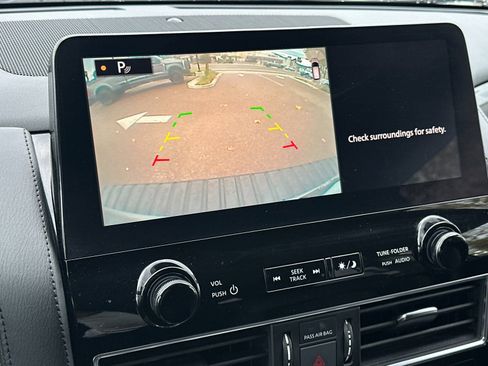 Used 2024 Nissan Armada SV image 23