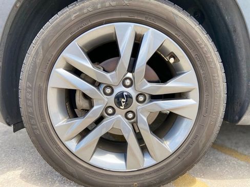 Used 2022 Kia Seltos S FWD image 9
