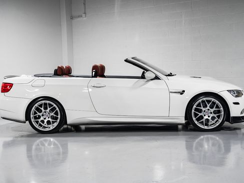 Used 2008 BMW M3 Convertible image 2