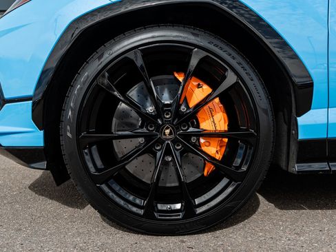 Used 2023 Lamborghini Urus S image 6