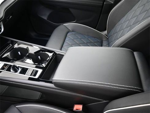 New 2026 Volkswagen Atlas Cross Sport SEL Premium R-Line image 31