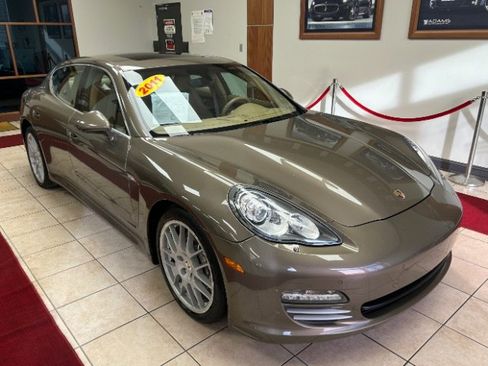 Used 2011 Porsche Panamera 4S image 6