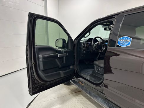 Used 2018 Ford F150 XLT w/ Equipment Group 302A Luxury AWD/4WD image 23
