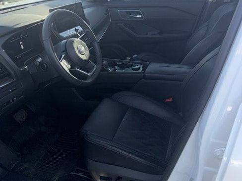 Certified 2024 Nissan Rogue Platinum w/ Platinum Premium Package image 10