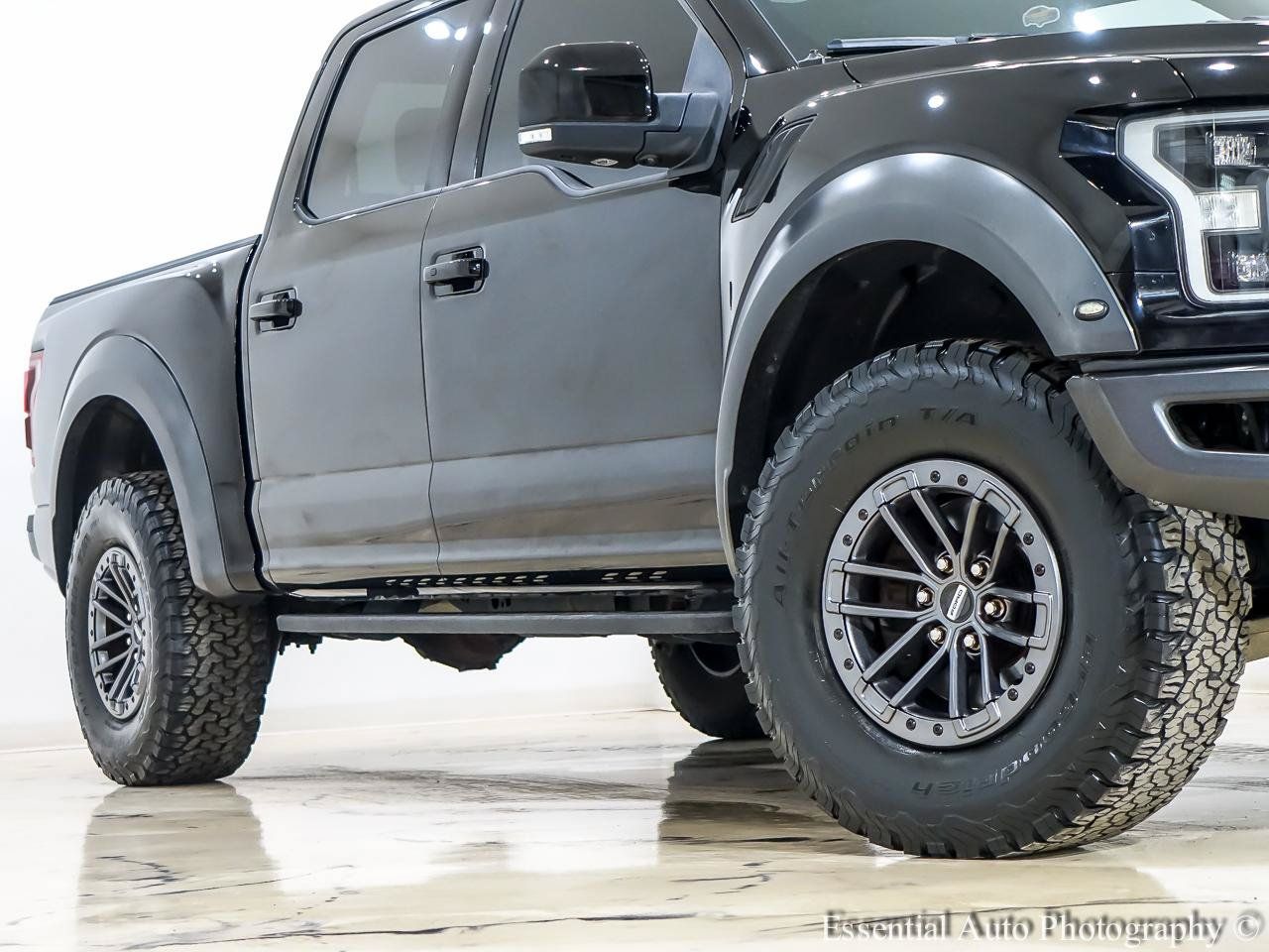 Used 2019 Ford F150 Raptor w/ Equipment Group 802A Luxury AWD/4WD image 4
