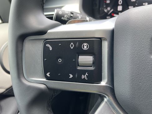 Certified 2025 Land Rover Discovery Dynamic SE AWD/4WD image 23
