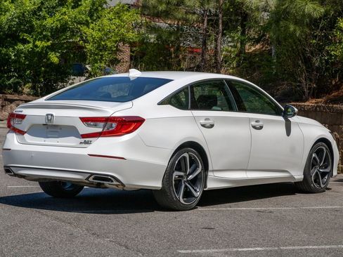 Used 2018 Honda Accord Sport image 6