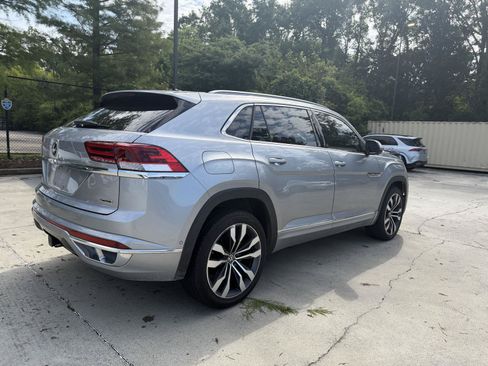 Used 2022 Volkswagen Atlas Cross Sport SEL Premium R-Line AWD/4WD image 25