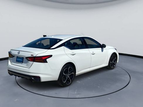 Used 2024 Nissan Altima 2.5 SR FWD image 5
