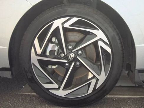Used 2026 Hyundai Sonata SEL FWD image 5