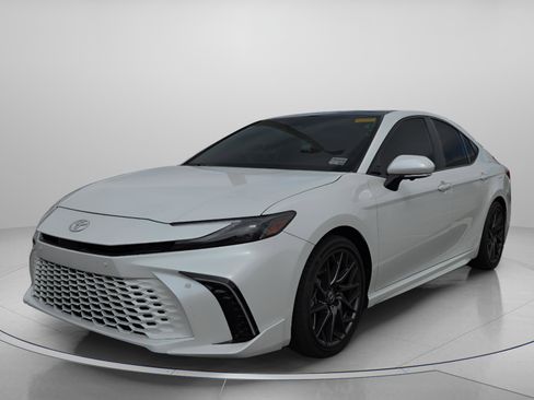 Used 2025 Toyota Camry XSE w/ Premium Plus Package image 2