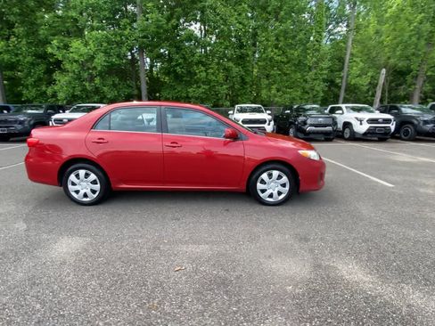Used 2013 Toyota Corolla LE FWD image 10