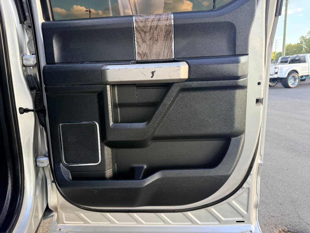 Used 2019 Ford F250 Lariat w/ Lariat Ultimate Package AWD/4WD image 37