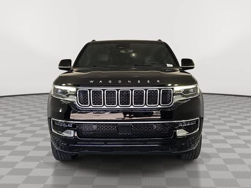 Used 2025 Jeep Wagoneer 4WD image 3
