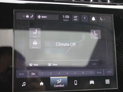 Used 2023 Jeep Grand Cherokee Altitude AWD/4WD image 8