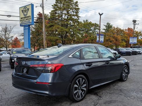 Used 2022 Honda Civic EX image 8