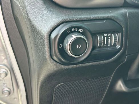Used 2020 Jeep Wrangler Sport AWD/4WD image 17