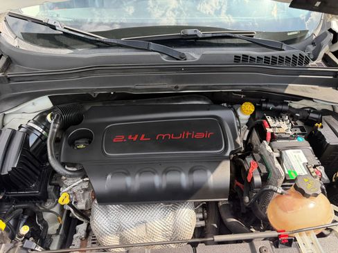 Used 2016 Jeep Renegade Limited AWD/4WD image 38