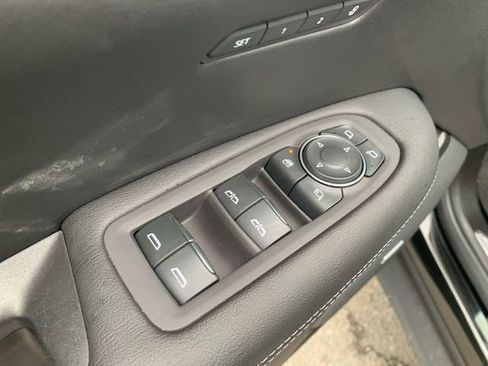 Used 2022 Cadillac XT5 Premium Luxury image 17