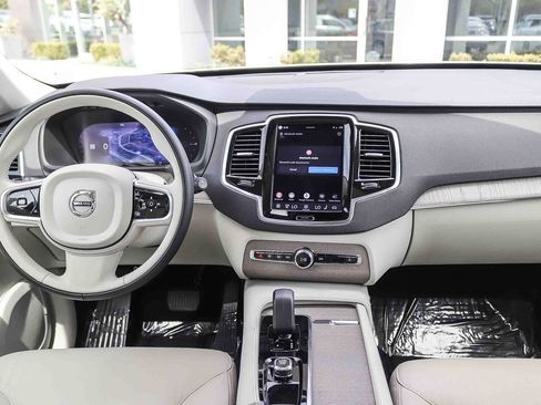 Used 2025 Volvo XC90 T8 Plus w/ Protection Package Premier AWD/4WD image 14