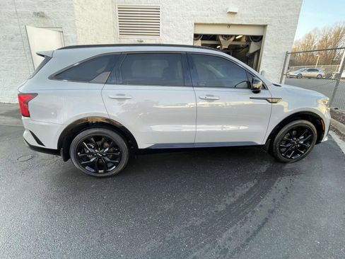 Used 2022 Kia Sorento SX image 9