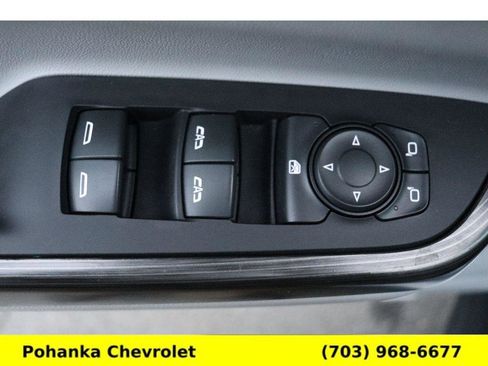 Used 2023 GMC Acadia SLT image 23