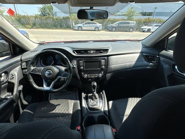 Used 2018 Nissan Rogue SV AWD/4WD image 16