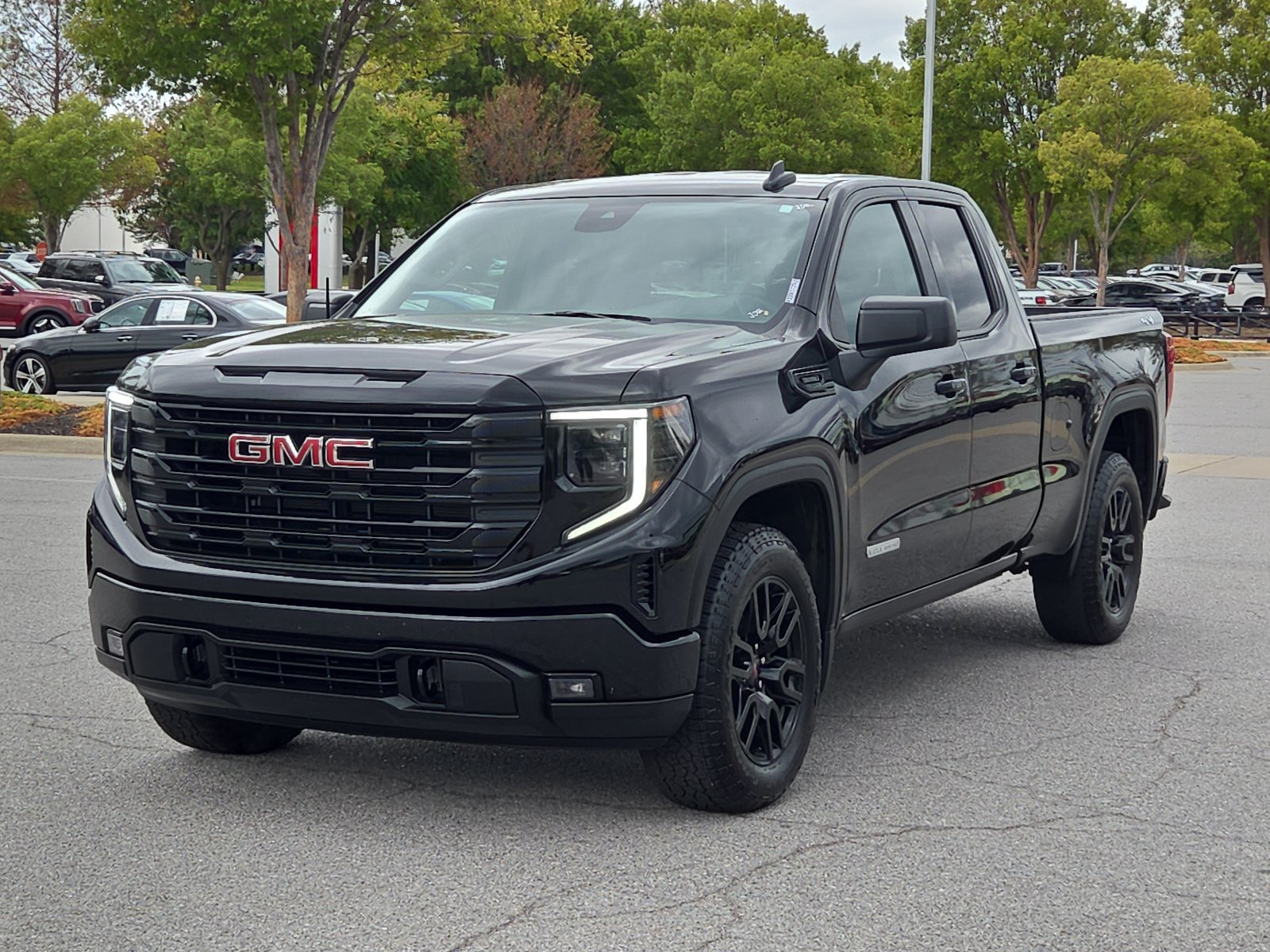 Used 2024 GMC Sierra 1500 Elevation AWD/4WD image 2