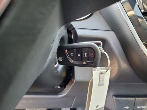 Used 2022 Toyota Camry LE w/ Carpet Mat Package (TMS) FWD image 15