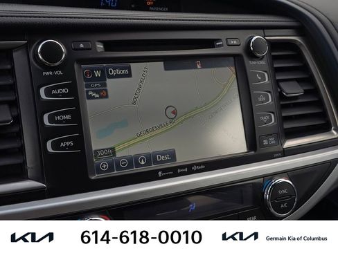 Used 2018 Toyota Highlander XLE image 28