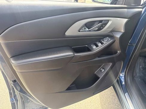 Used 2023 Chevrolet Traverse LT image 21