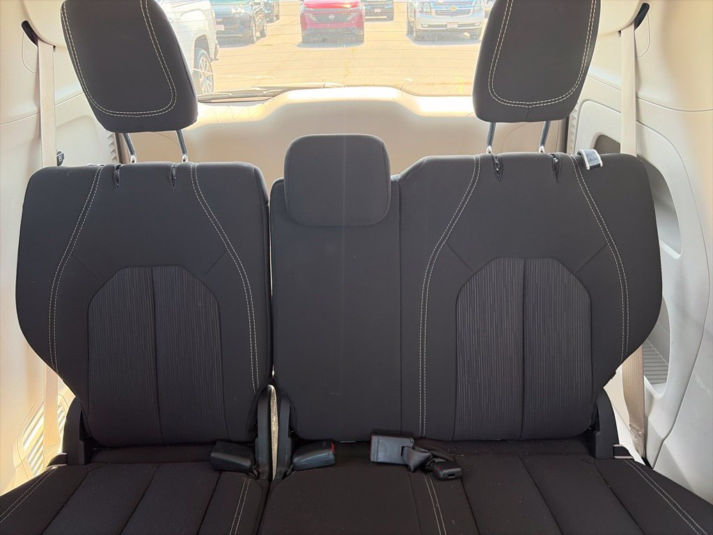 Used 2023 Chrysler Voyager LX FWD image 14